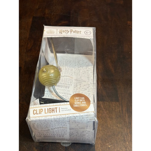 Harry Potter Golden Snitch Clip On Book Light Wizarding World New - Picture 1 of 4